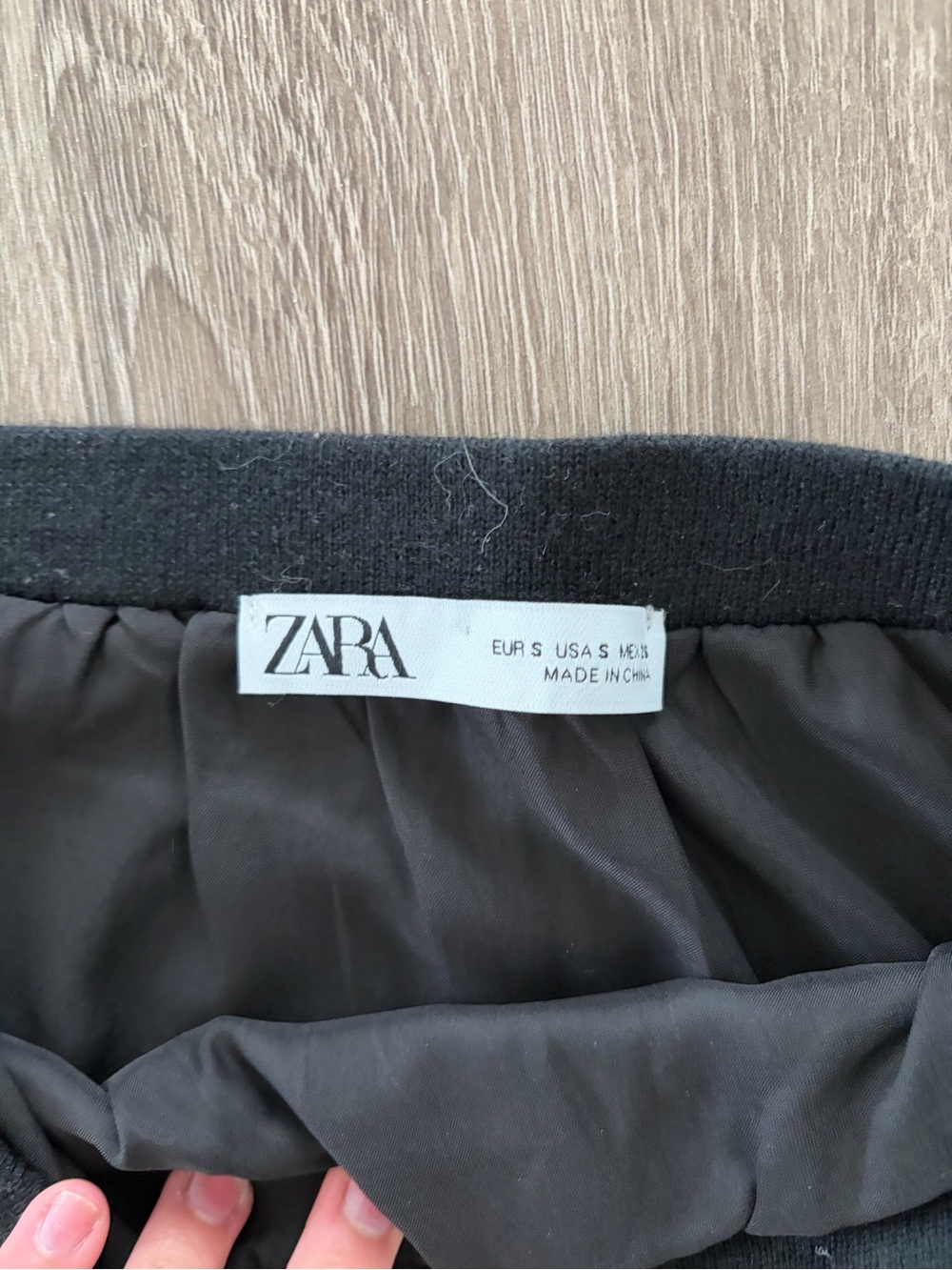 Zara Black Lace-Hem Pencil Skirt - Picture 2 of 2